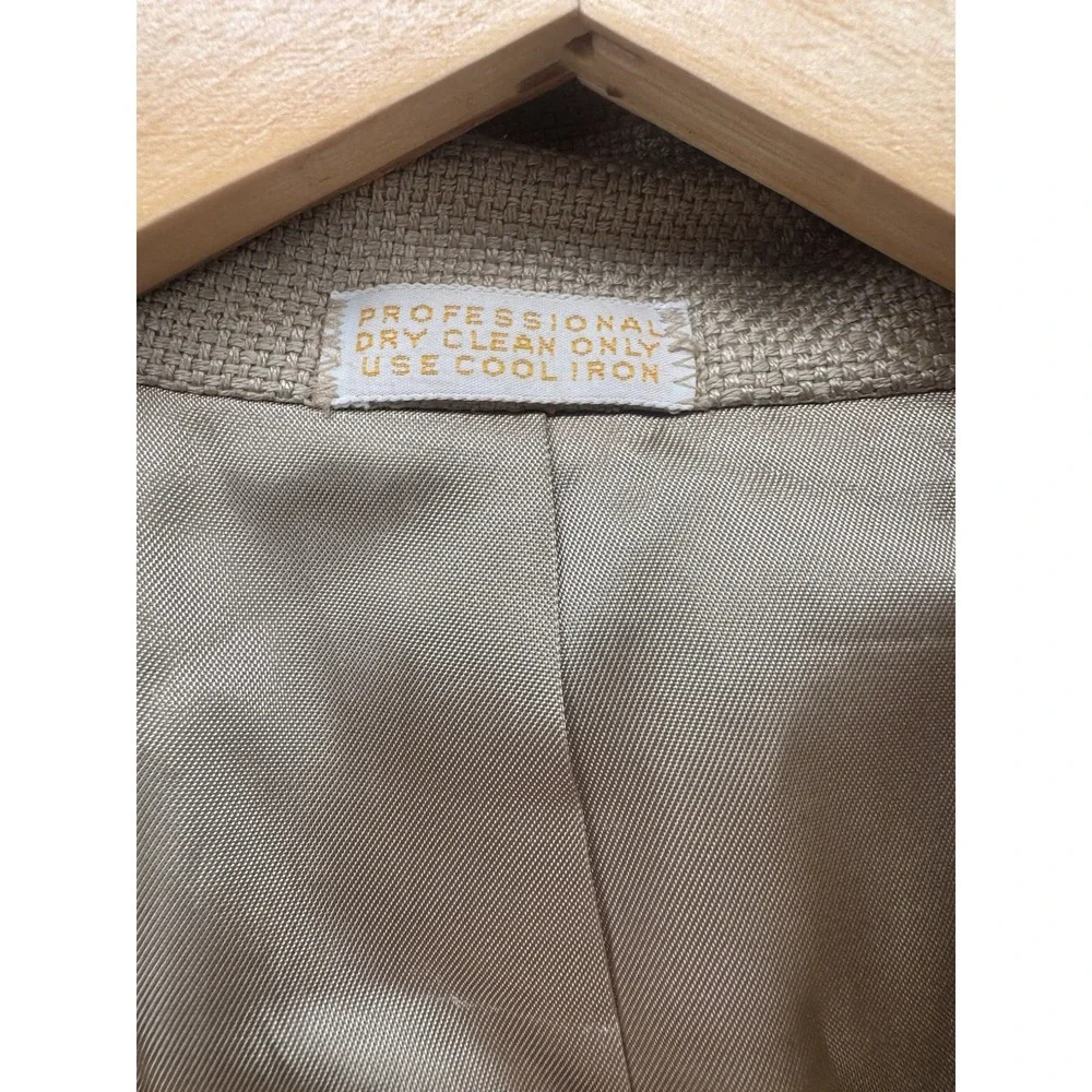 Christian Brooks Mens 100% Silk Beige Sports Blazer Jacket 40R 2-Button USA Made
